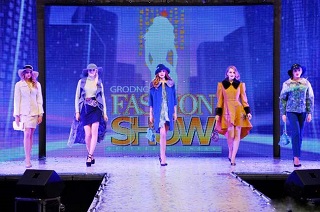07102017 fashionShow