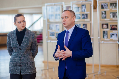 Turistai be vizų atvyksta į Gardino teatrą